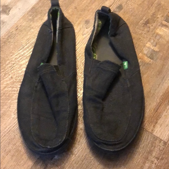 black sanuks